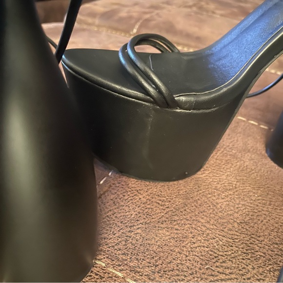 heels - Picture 6 of 6